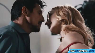 เพศโรแมนติกกับสีบลอนด์เท่